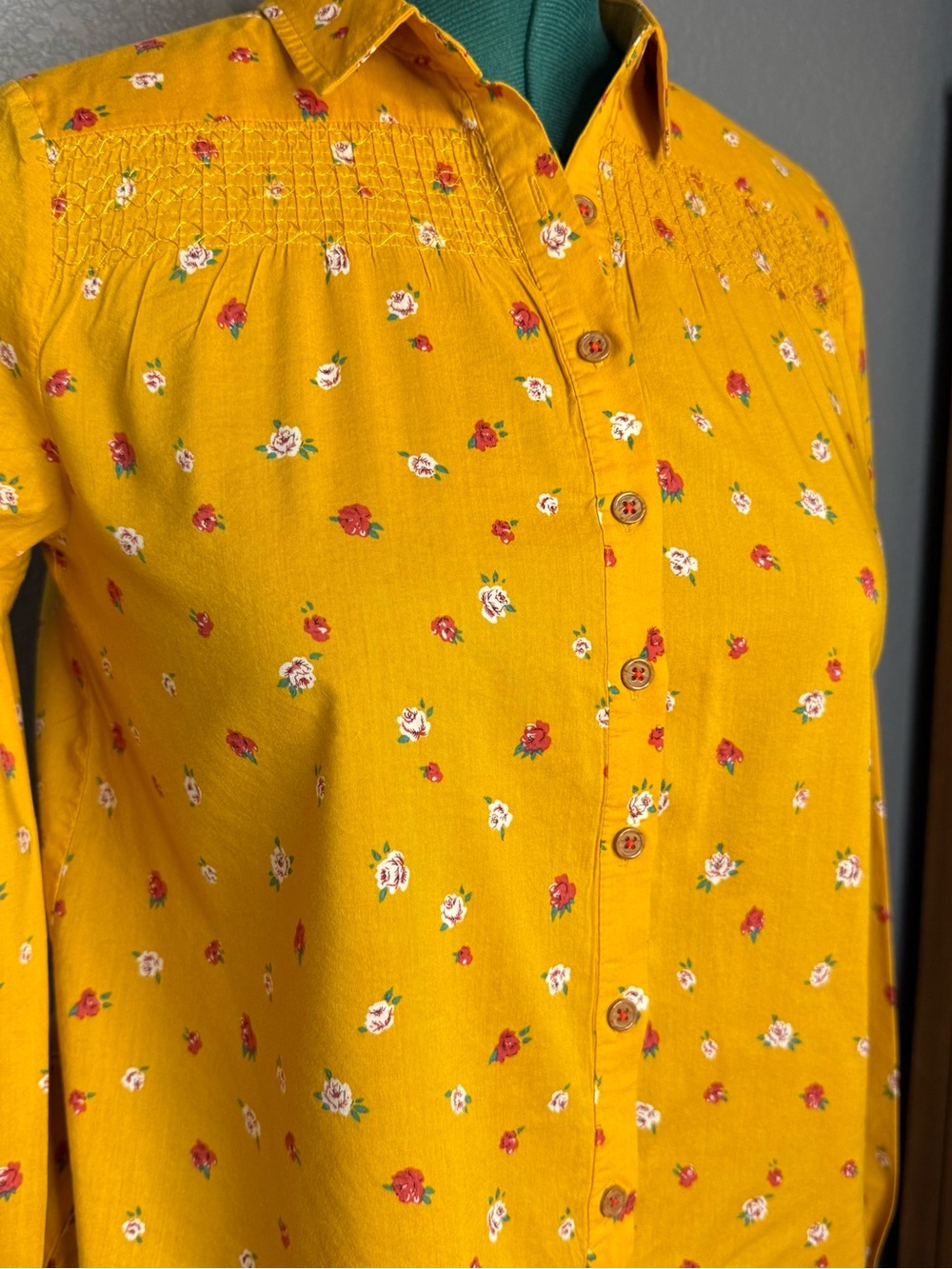 Mauve Anthropologie Mustard Floral Smocked Blouse Cotton Button Up Size 10 - Picture 3 of 12